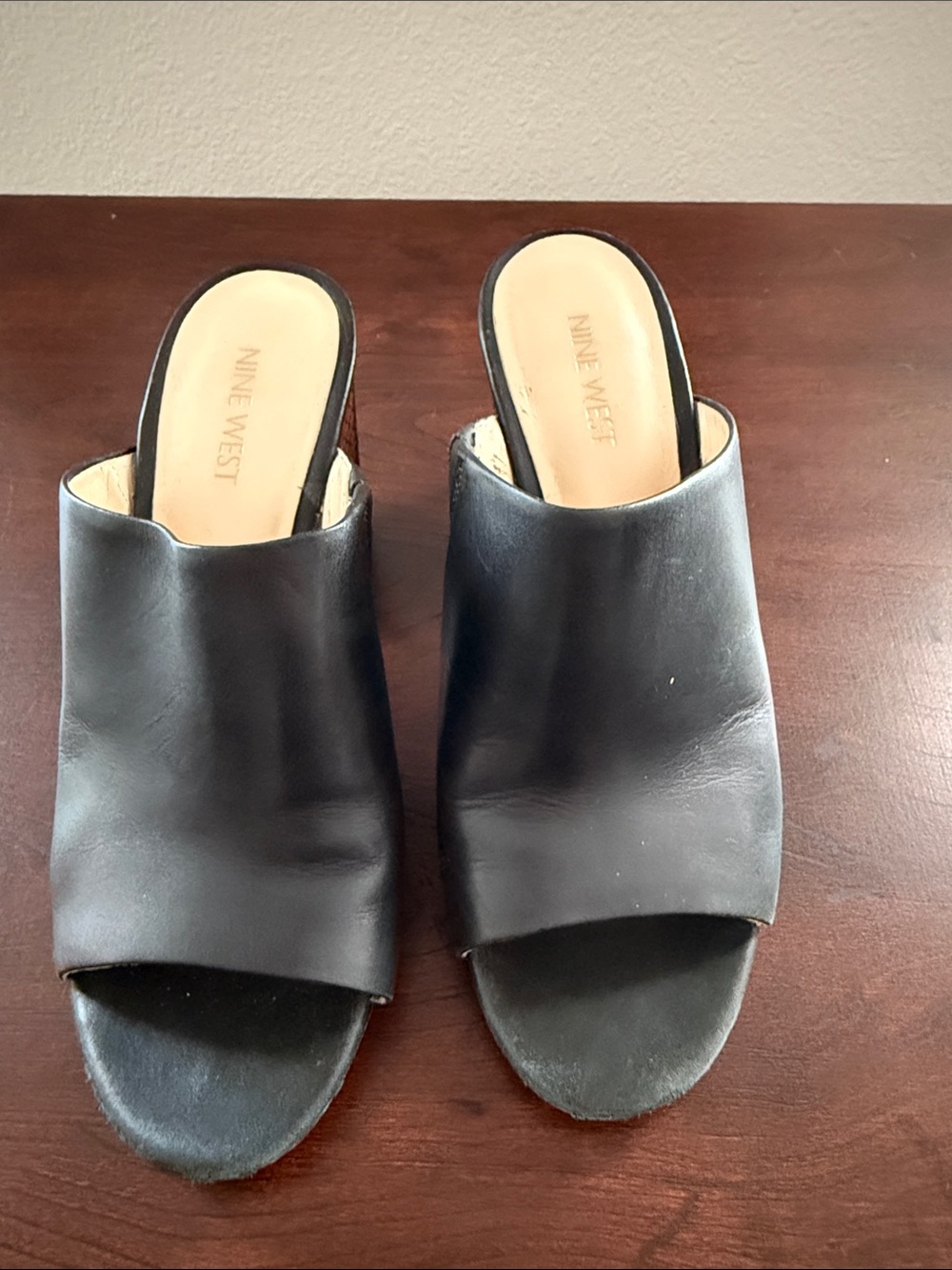 Nine West Black Leather Open-Toe Slide Mules